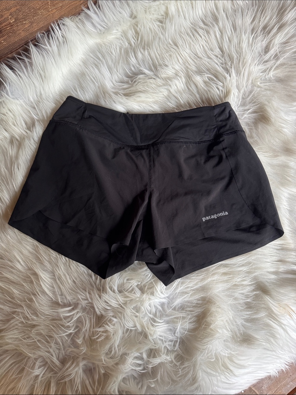 Patagonia Nine Trails shorts Small NWOT